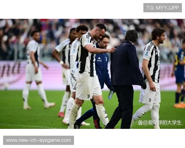 尤文边后卫在训练中尝试更多进攻型插上与回撤节奏